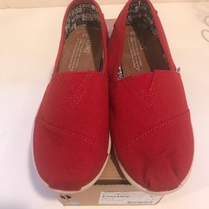 NWT Toms Shoes Youth 3.5 / W 5